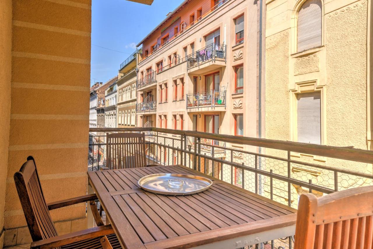 Central Downtown Apartments Budapest Ngoại thất bức ảnh