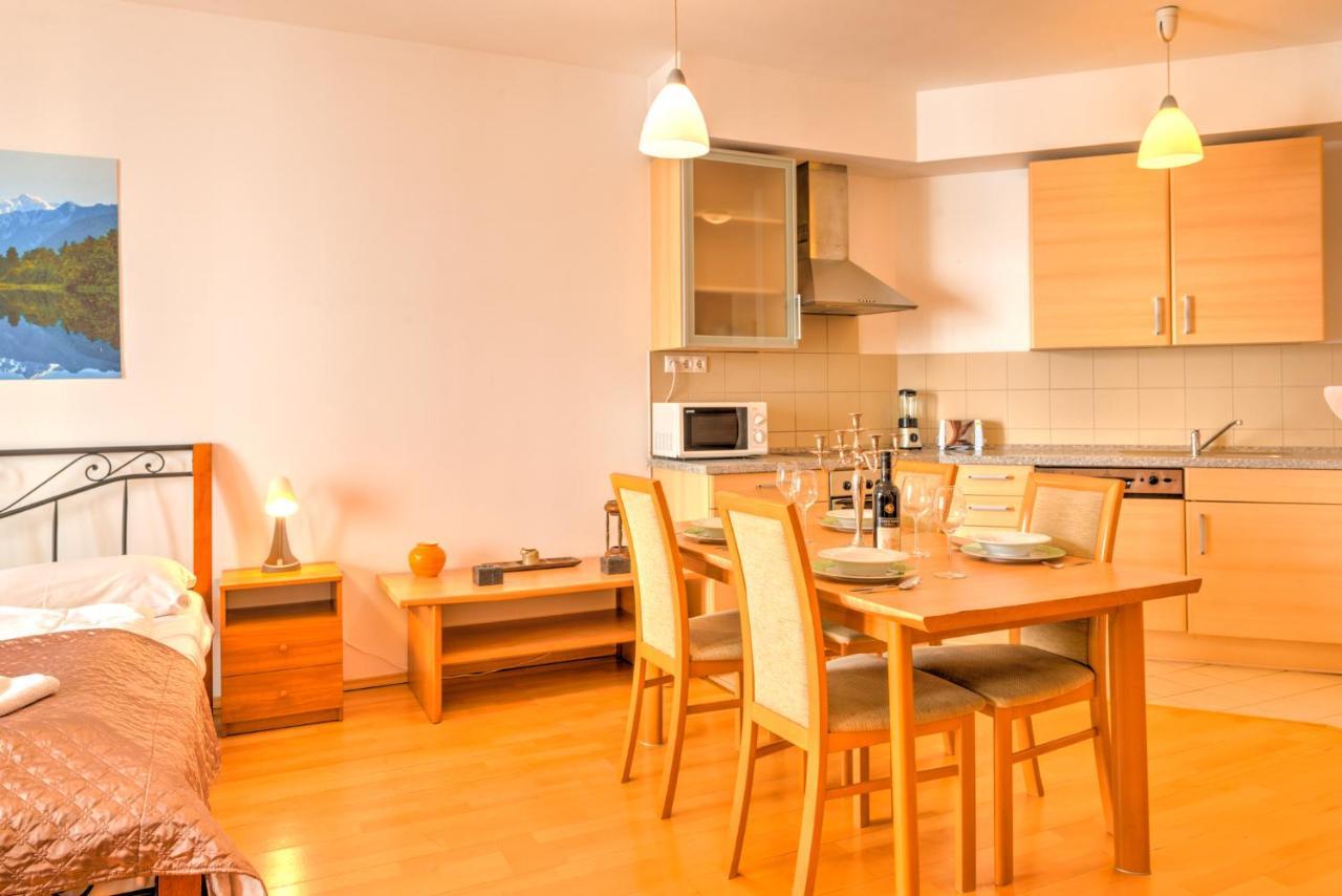 Central Downtown Apartments Budapest Ngoại thất bức ảnh