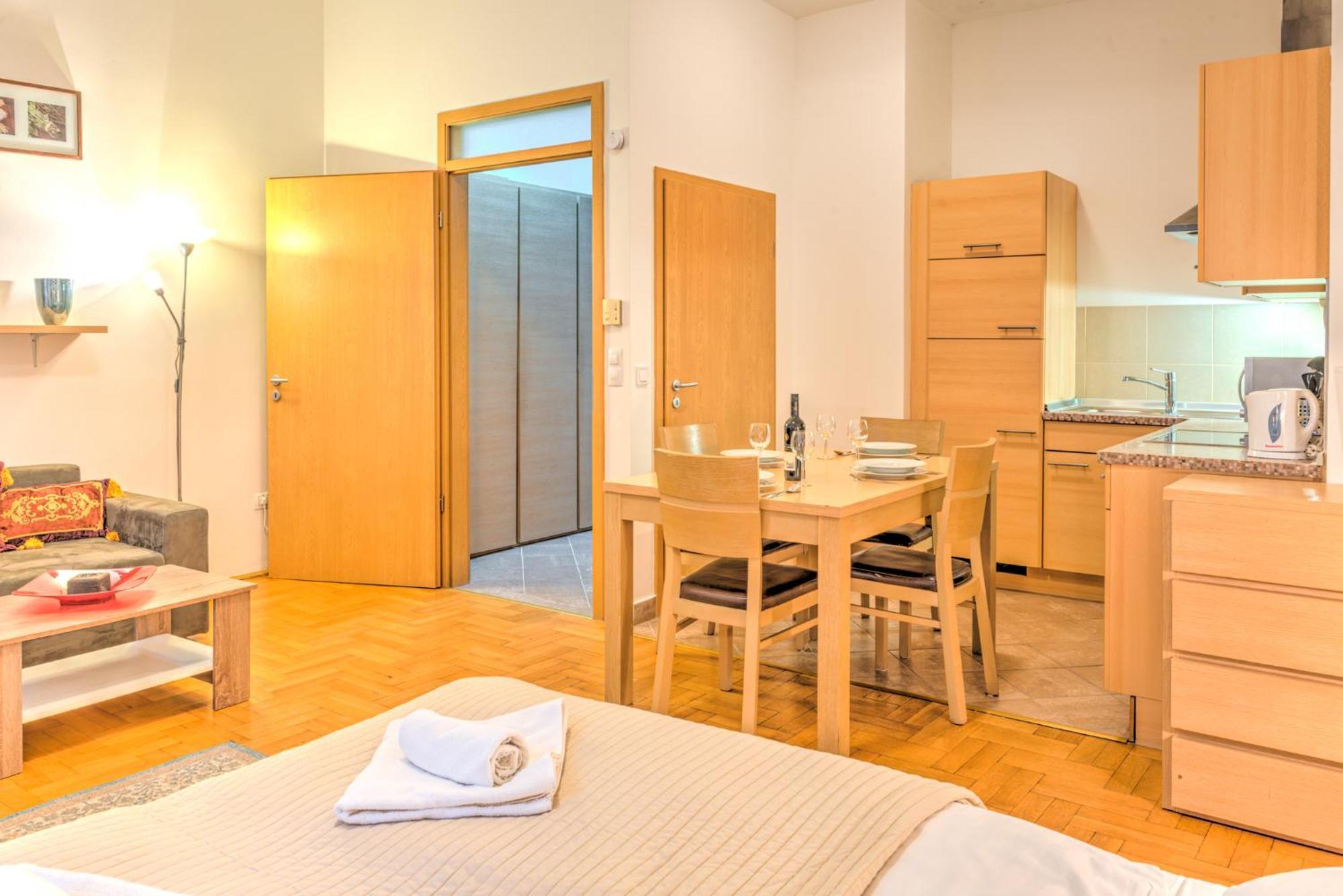 Central Downtown Apartments Budapest Ngoại thất bức ảnh